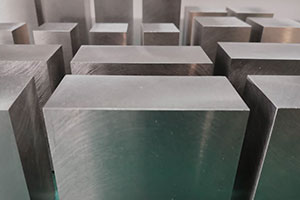 REFRACTORY METAL